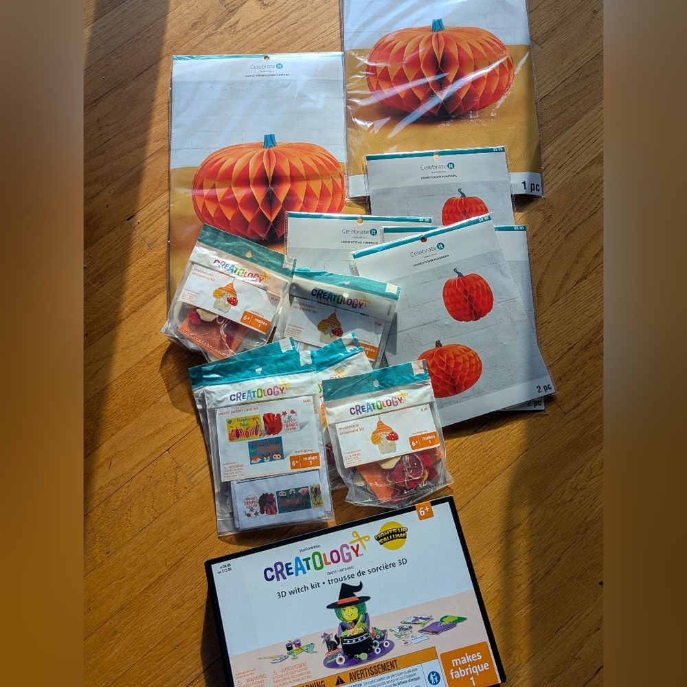 Creatology Halloween Craft Kit with Colorful Pieces